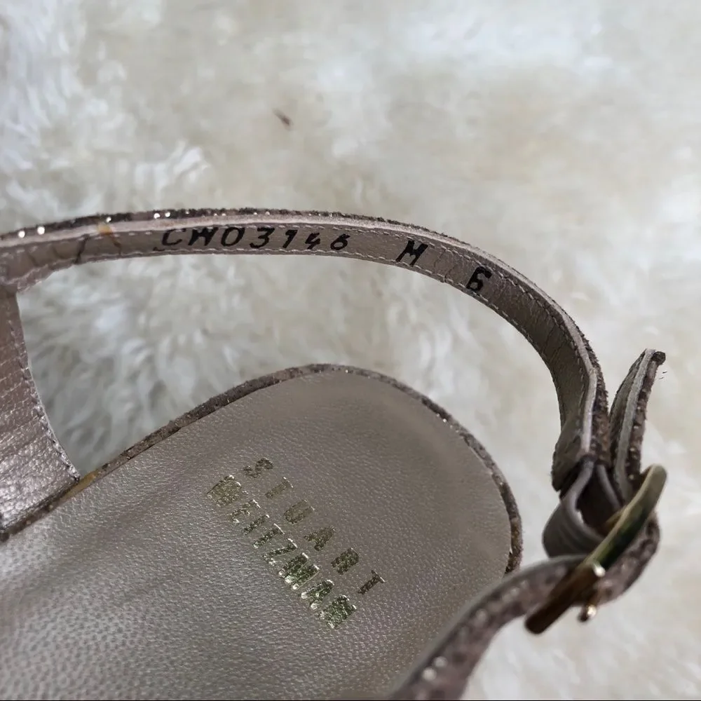 Stuart Weitzman Gold Metallic Suede Flat Sandals Minimalist Quiet Luxury Size 6
